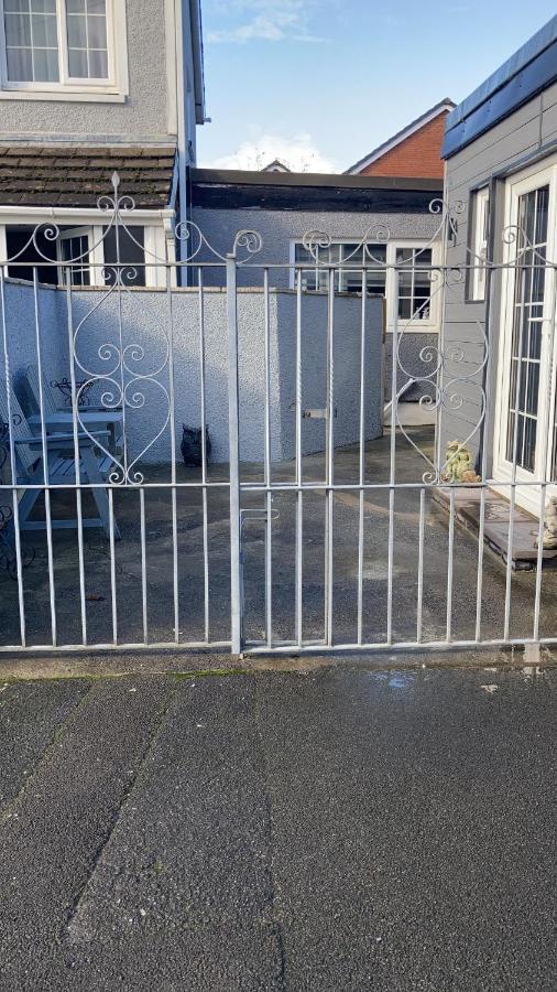 Ferienwohnung Roblins Nest Ammanford Exterior foto